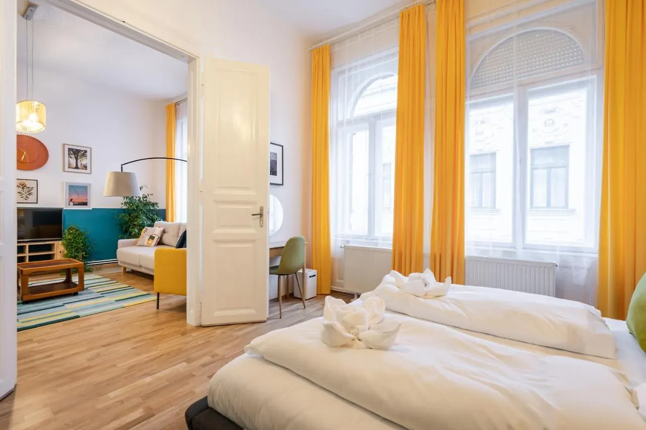 Live Star Apartment Boedapest Hongarije